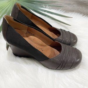 Gentle Souls Womens Wedge Slip-On Shoes US 6.5 M Leather Brown Round Toe Dress